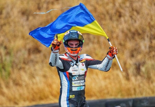 Илья Михальчик выигрывает свою вторую гонку в IDM